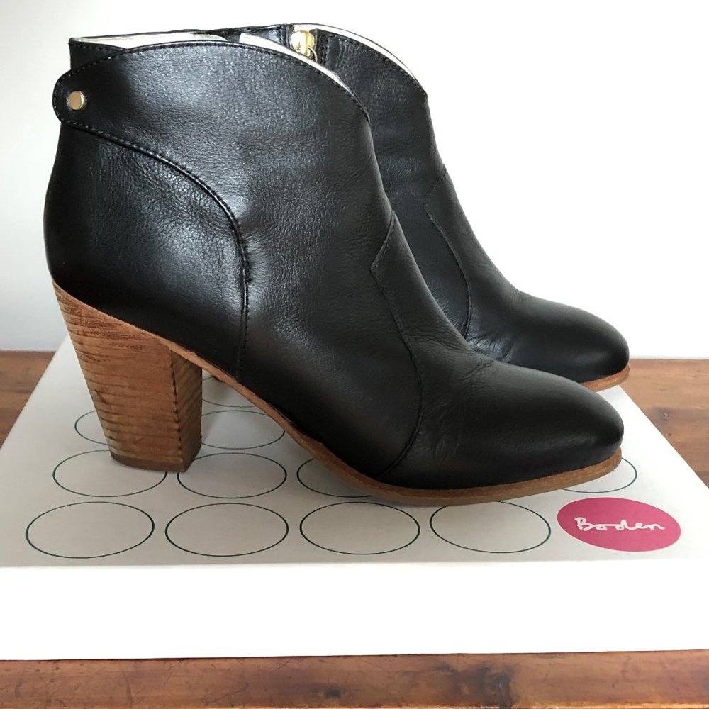 Boden Heeled Chelsea Boots, EUR 40 (US 9/9.5)